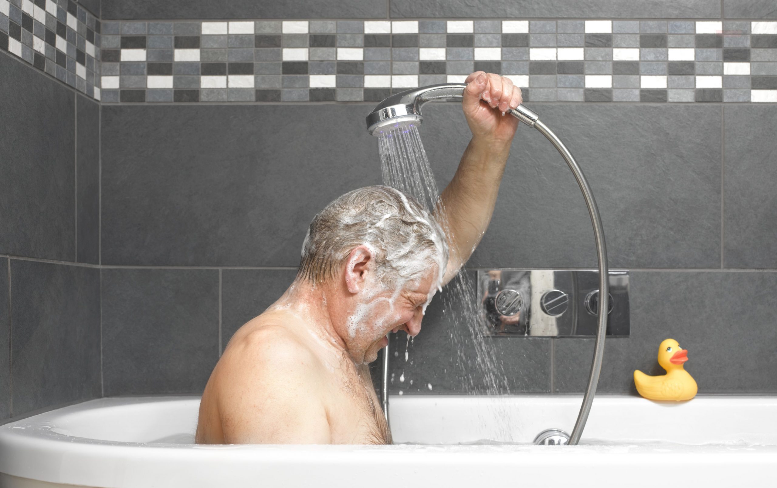 18 Tips for Helping Someone With Dementia Shower or Bathe