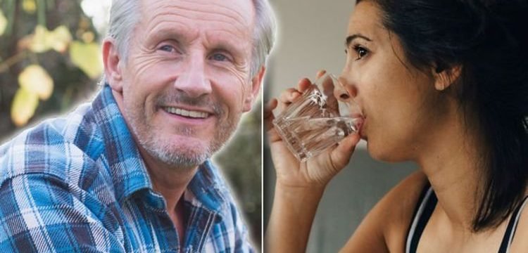 Dementia: How much water you should drink to lower your ...