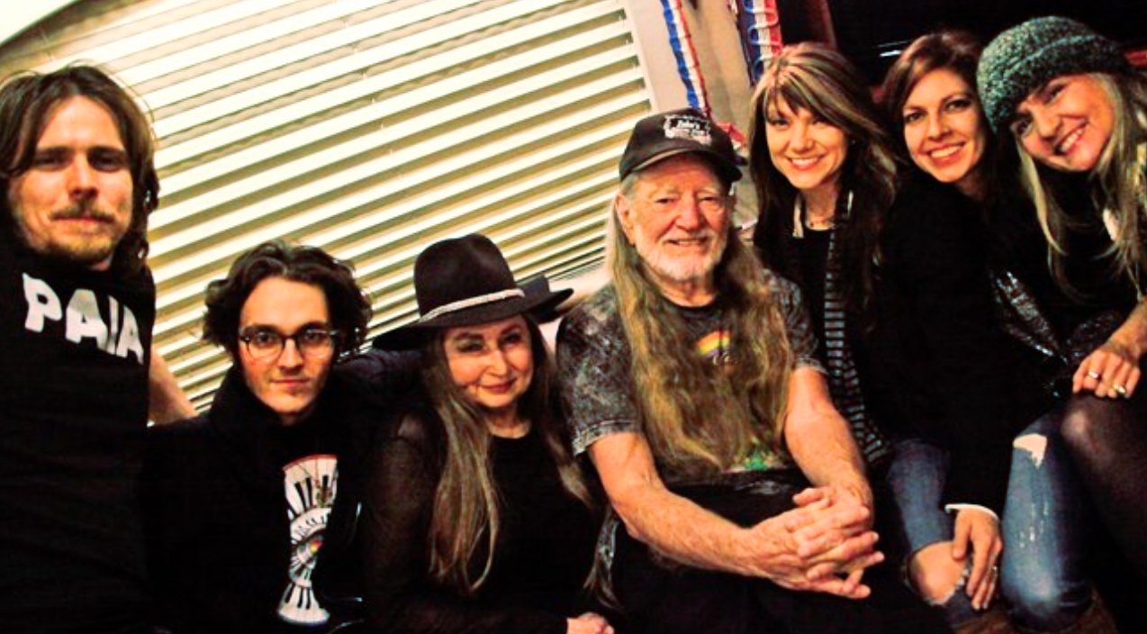 Does Willie Nelson Have Dementia : Willie Nelson is alive ...