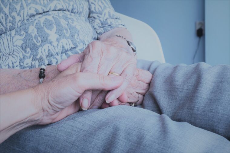 How to keep loved ones with dementia out of hospital ...