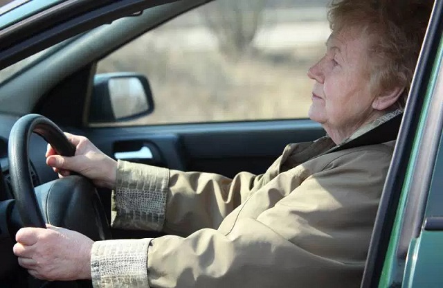Study Elderly Prefers Driving Even Now